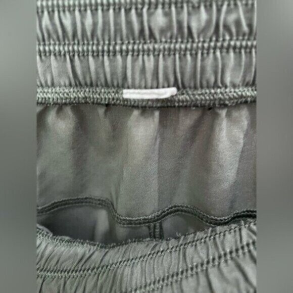 Lululemon  Mid Rise Travel Joggers Green Preppy Neutral Weekend Lounge Active - Picture 5 of 9